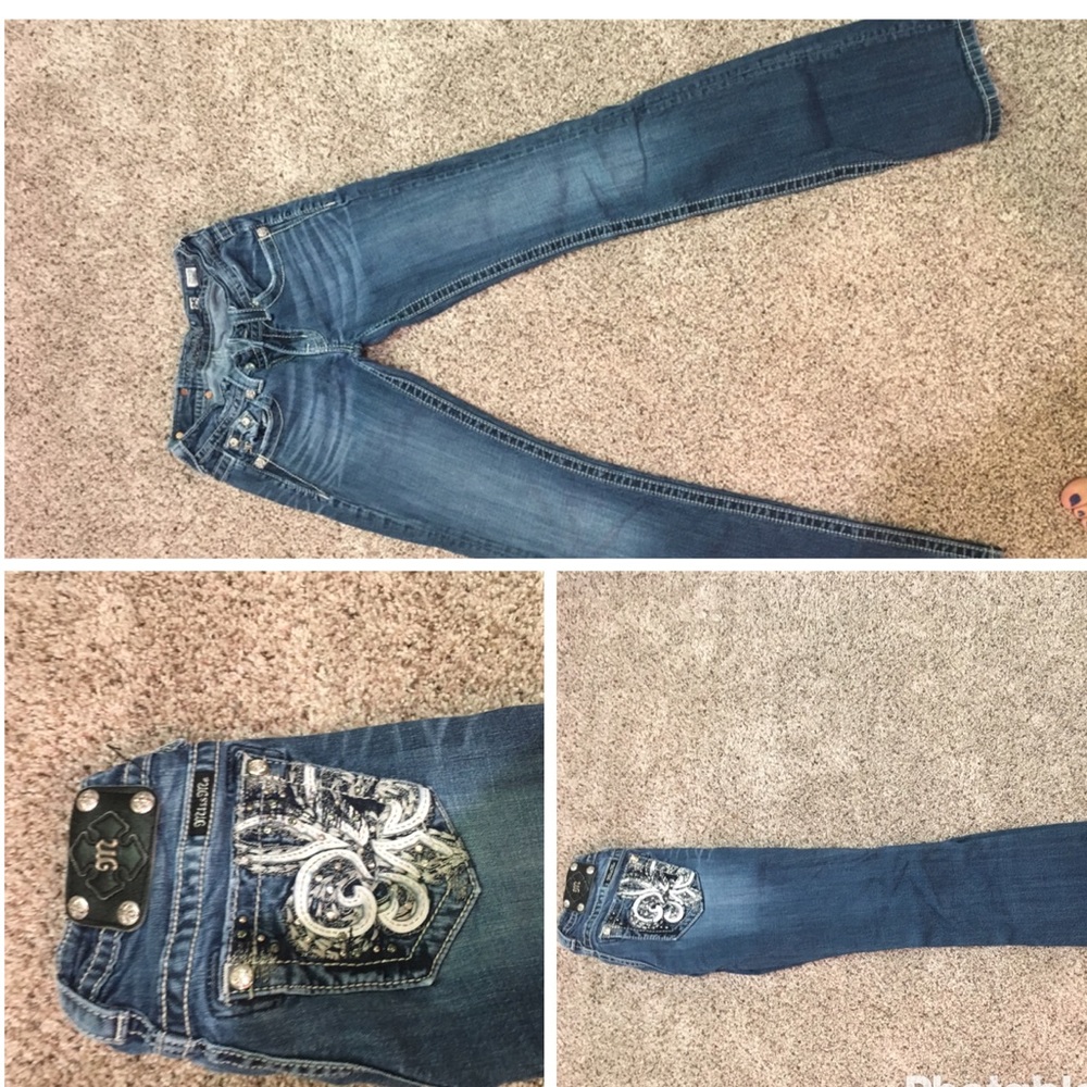 Miss me boot cut jeans size 25. Like new